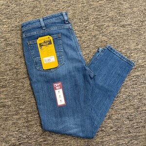 Carhartt Women’s Rugged Flex Slim Fit Tapered Jeans 12 Short